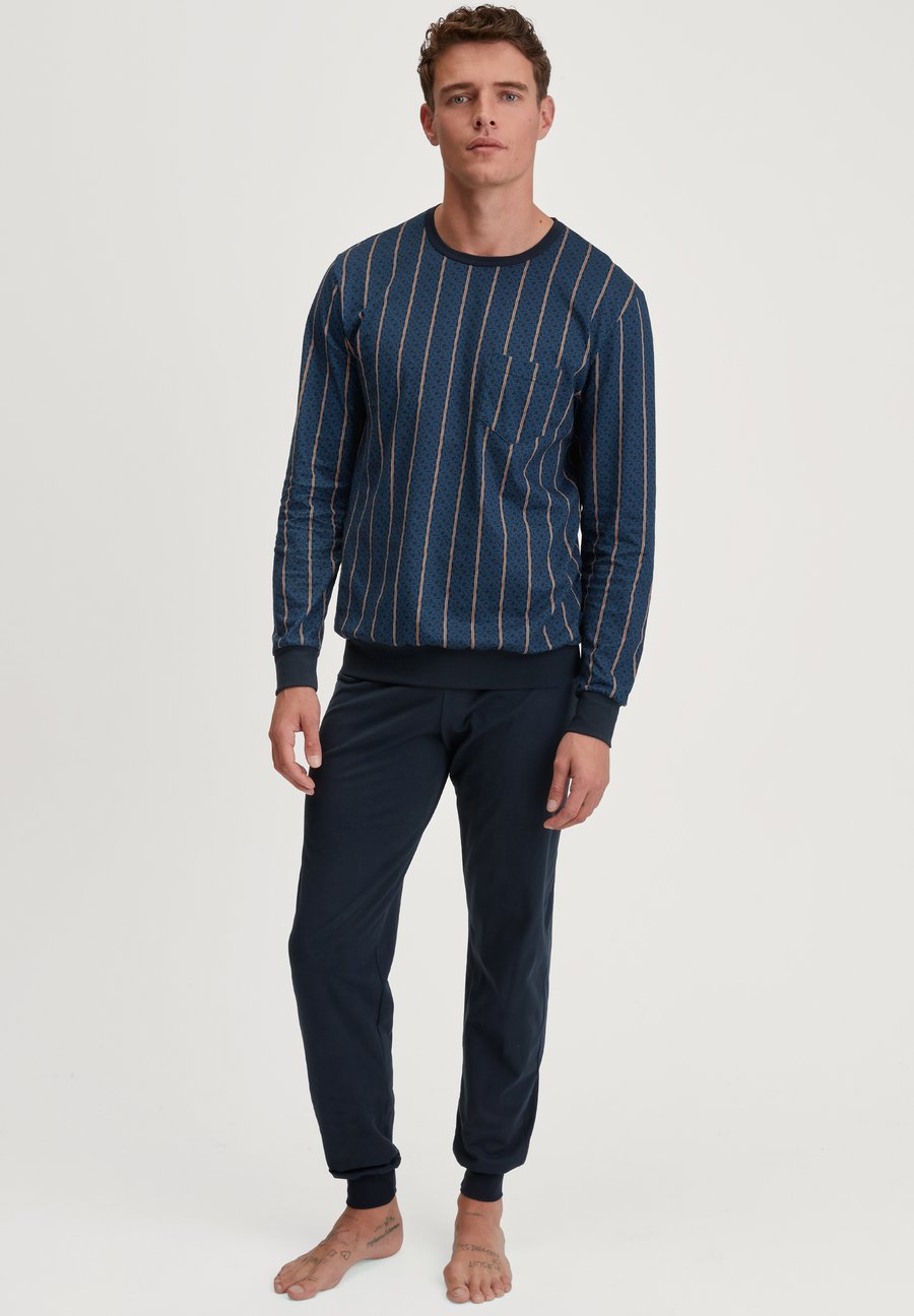 Пижамный комплект Calida IMPRINT BÜNDCHEN SET, Insignia Blue/Dark Blue
Пижамный комплект Calida IMPRINT BÜNDCHEN SET, Insignia Blue/Dark Blue