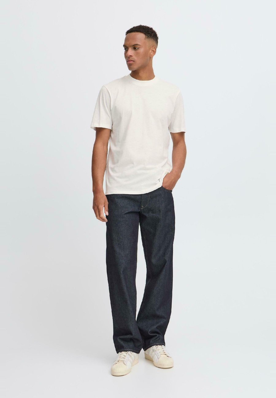 Футболка Blend BHIVO 2 PACK, Snowwhite Snowwhite/White, Белый, Футболка Blend BHIVO 2 PACK, Snowwhite Snowwhite/White
Футболка Blend BHIVO 2 PACK, Snowwhite Snowwhite/White, Белый, Футболка Blend BHIVO 2 PACK, Snowwhite Snowwhite/White