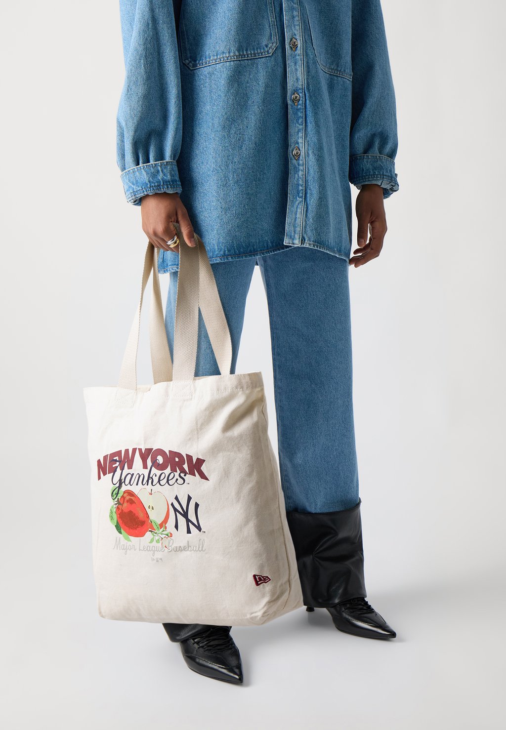 Сумка-тоут FRUIT TOTE NEYYAN New Era, бежевый 
Сумка-тоут FRUIT TOTE NEYYAN New Era, бежевый