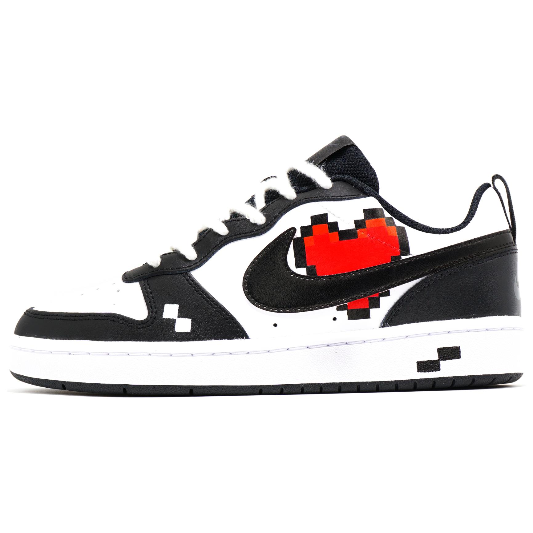 Кроссовки для скейтбординга Nike Court Borough 2 Heart Mosaic противоскользящие износостойкие низкие детские черно-бело-красные подростковые
Кроссовки для скейтбординга Nike Court Borough 2 Heart Mosaic противоскользящие износостойкие низкие детские черно-бело-красные подростковые