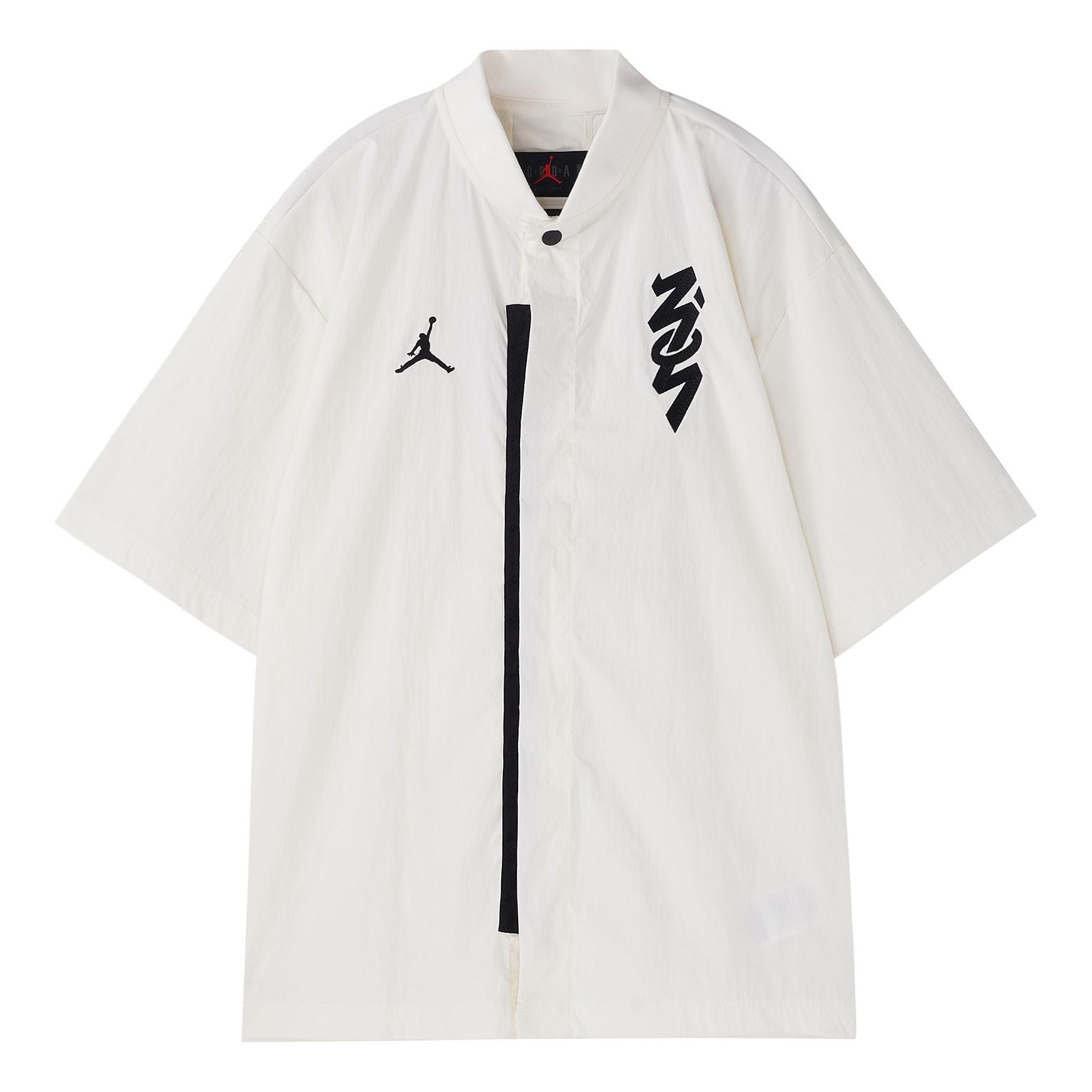 Рубашка Air Jordan FW22 Logo Zion Shirt 'White Black'
Рубашка Air Jordan FW22 Logo Zion Shirt 'White Black'