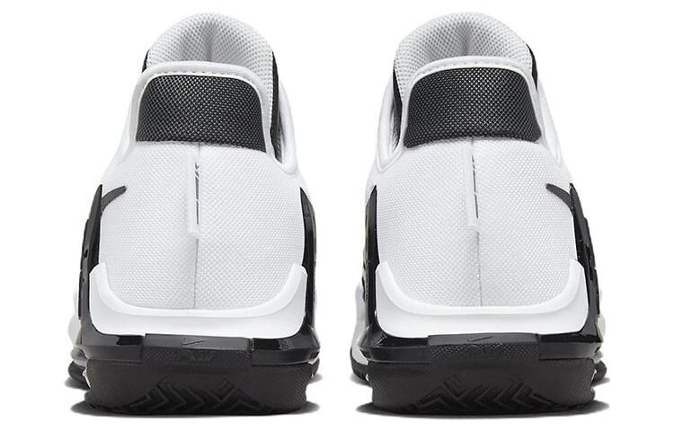 Кроссовки Nike LeBron Witness 6 ТБ, белый/черный
Кроссовки Nike LeBron Witness 6 ТБ, белый/черный