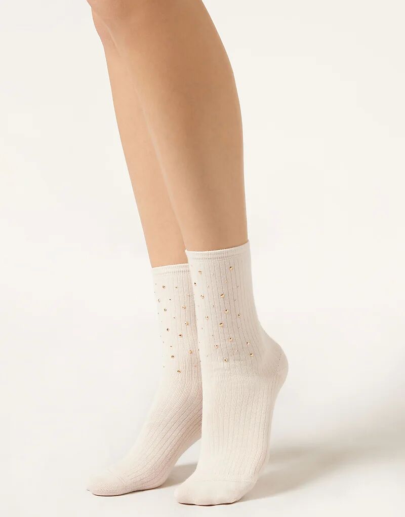Носки Calzedonia Stud с заклепками в винтажном белом цвете
Носки Calzedonia Stud с заклепками в винтажном белом цвете