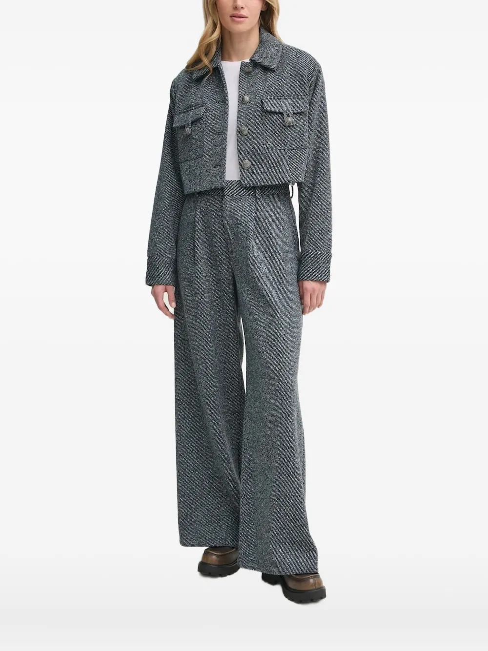 Укороченный топ с карманами Gestuz, серый
Укороченный топ с карманами Gestuz, серый