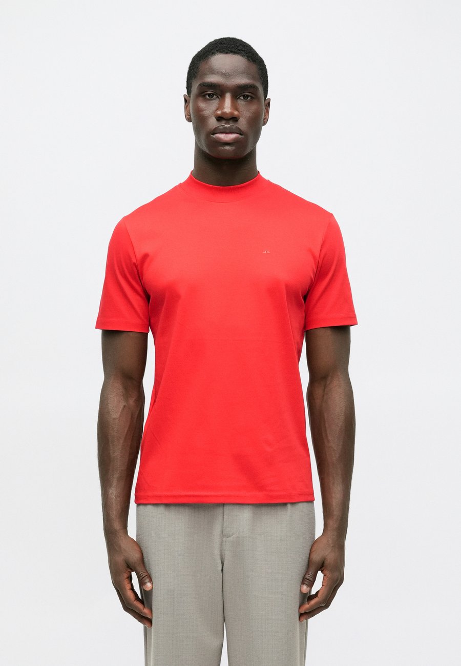 Футболка J.LINDEBERG ACE MOCK NECK, Barbados Cherry/Red, Красный, Футболка J.LINDEBERG ACE MOCK NECK, Barbados Cherry/Red
Футболка J.LINDEBERG ACE MOCK NECK, Barbados Cherry/Red, Красный, Футболка J.LINDEBERG ACE MOCK NECK, Barbados Cherry/Red