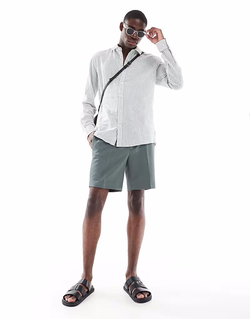 Шорты River Island с вафельной текстурой в цвете шалфейно-зеленый
Шорты River Island с вафельной текстурой в цвете шалфейно-зеленый