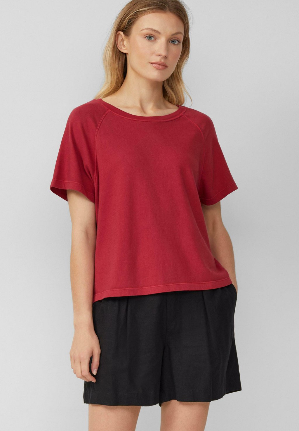 Базовая футболка s.Oliver, красный
Базовая футболка s.Oliver, красный