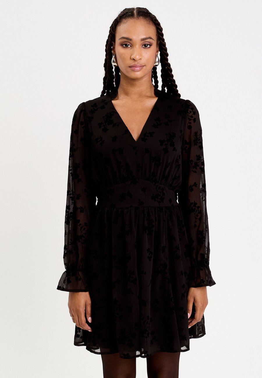 Платье Cache Cache KURZES, Noir/Black
Платье Cache Cache KURZES, Noir/Black