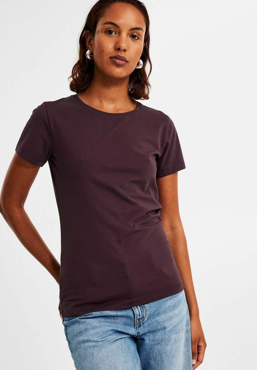 Футболка Kappahl WITH SHORT SLEEVES, Dark Red, Красный, Футболка Kappahl WITH SHORT SLEEVES, Dark Red
Футболка Kappahl WITH SHORT SLEEVES, Dark Red, Красный, Футболка Kappahl WITH SHORT SLEEVES, Dark Red