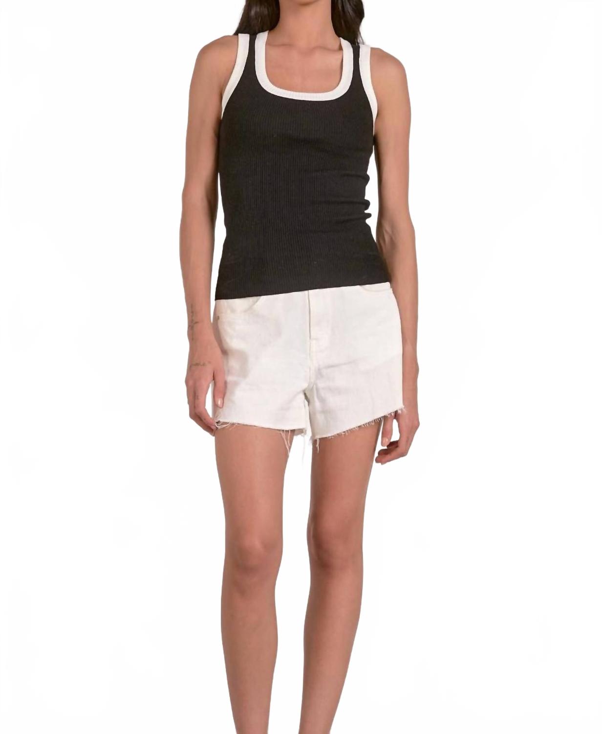 Эрин Топ с круглым вырезом в черно-белом цвете ELAN
Эрин Топ с круглым вырезом в черно-белом цвете ELAN