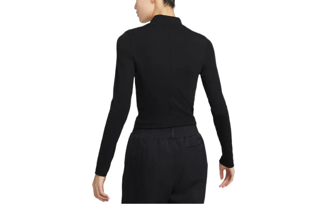 Женский укороченный топ Nike, цвет Black
Женский укороченный топ Nike, цвет Black