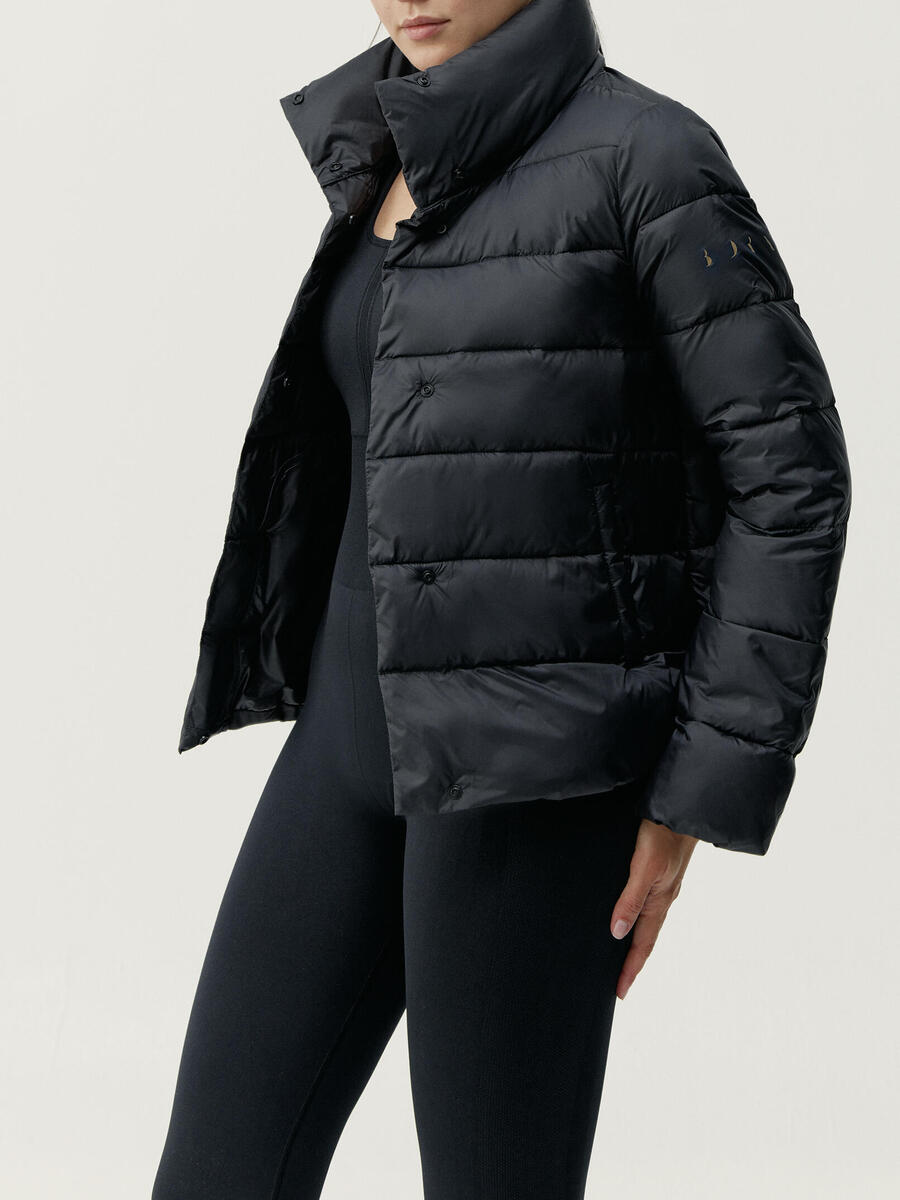 BORN LIVING YOGA Женская спортивная куртка Vegan Hack Born Living
BORN LIVING YOGA Женская спортивная куртка Vegan Hack Born Living