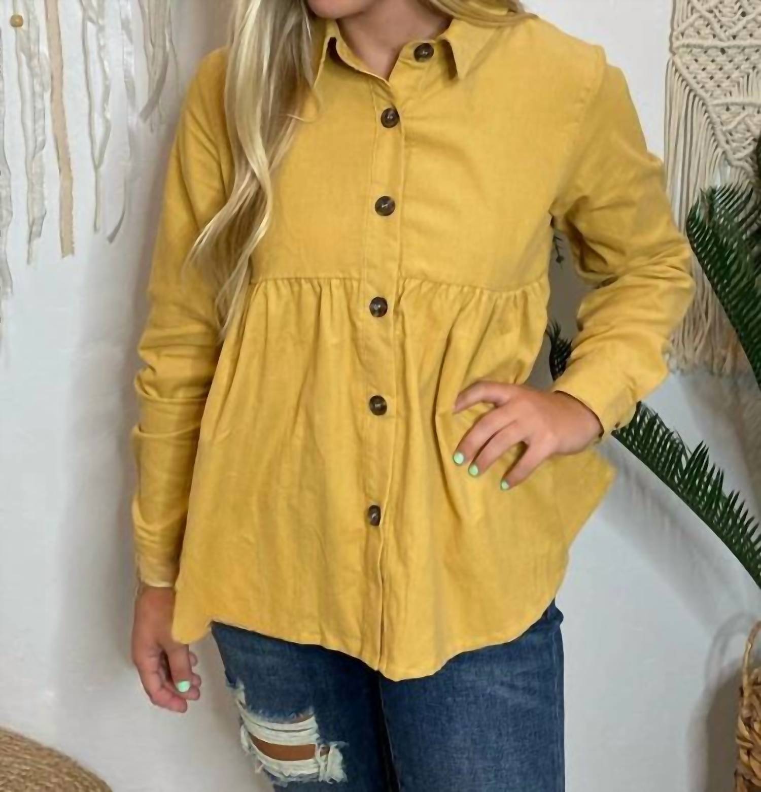 Мини-блузка из вельвета на пуговицах горчичного цвета Hayden LA, цвет mustard
Мини-блузка из вельвета на пуговицах горчичного цвета Hayden LA, цвет mustard