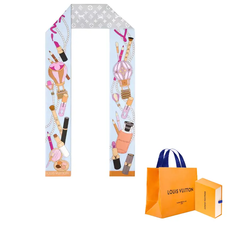 LOUIS VUITTON Шёлковый шарф женский светло-серый, Light Gray
LOUIS VUITTON Шёлковый шарф женский светло-серый, Light Gray