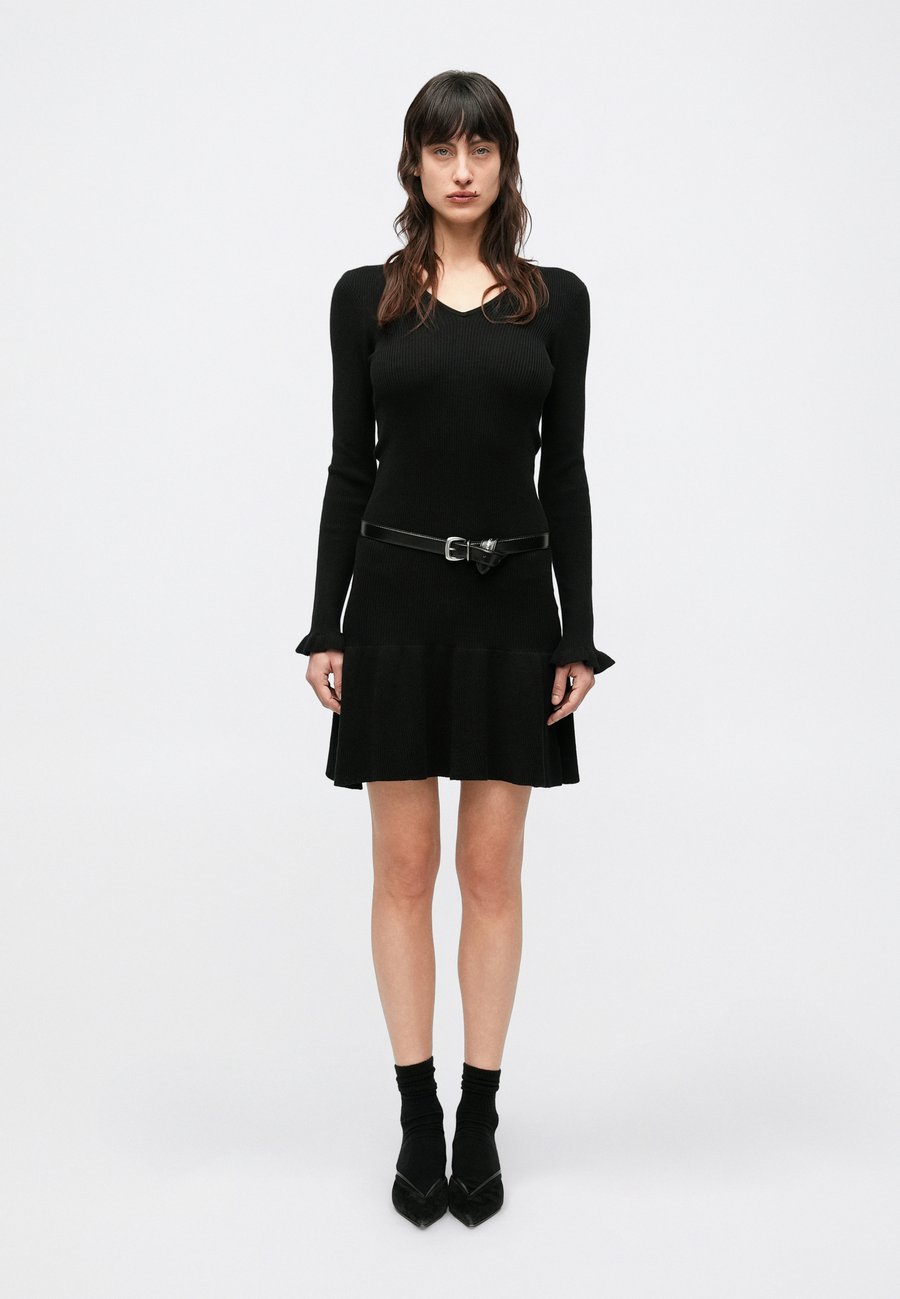 Платье DESIGNERS REMIX TALIANA SHORT DRESS, Black
Платье DESIGNERS REMIX TALIANA SHORT DRESS, Black