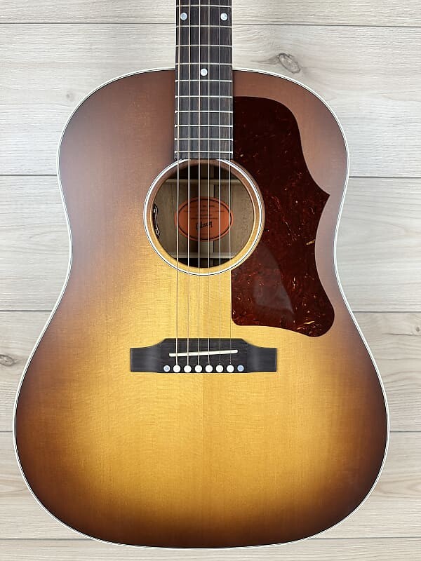 Акустическая гитара Gibson J-45 '50s Faded Acoustic-Electric Guitar Vintage Sunburst
Акустическая гитара Gibson J-45 '50s Faded Acoustic-Electric Guitar Vintage Sunburst