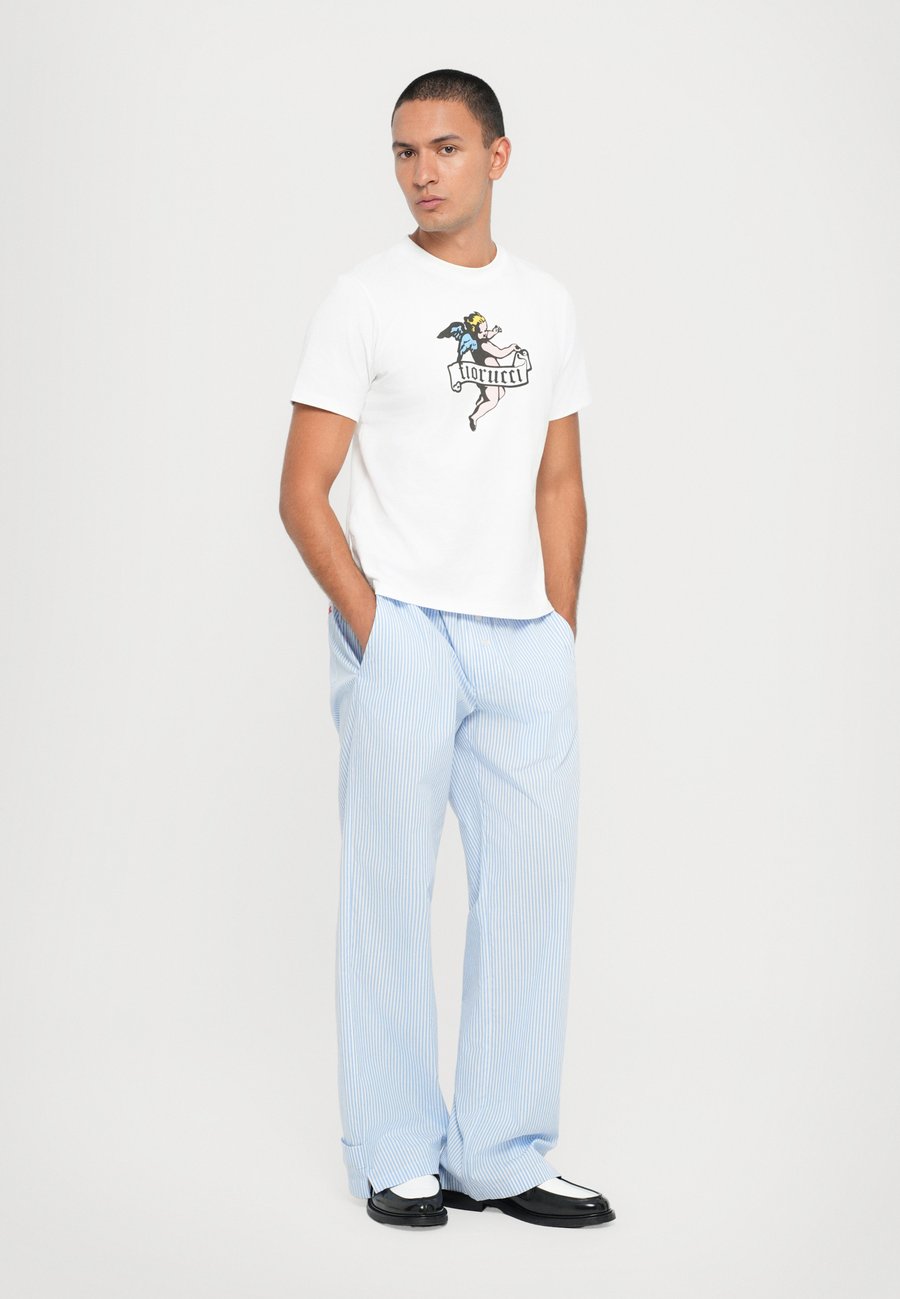 Футболка Fiorucci LOGO UNISEX, White
Футболка Fiorucci LOGO UNISEX, White