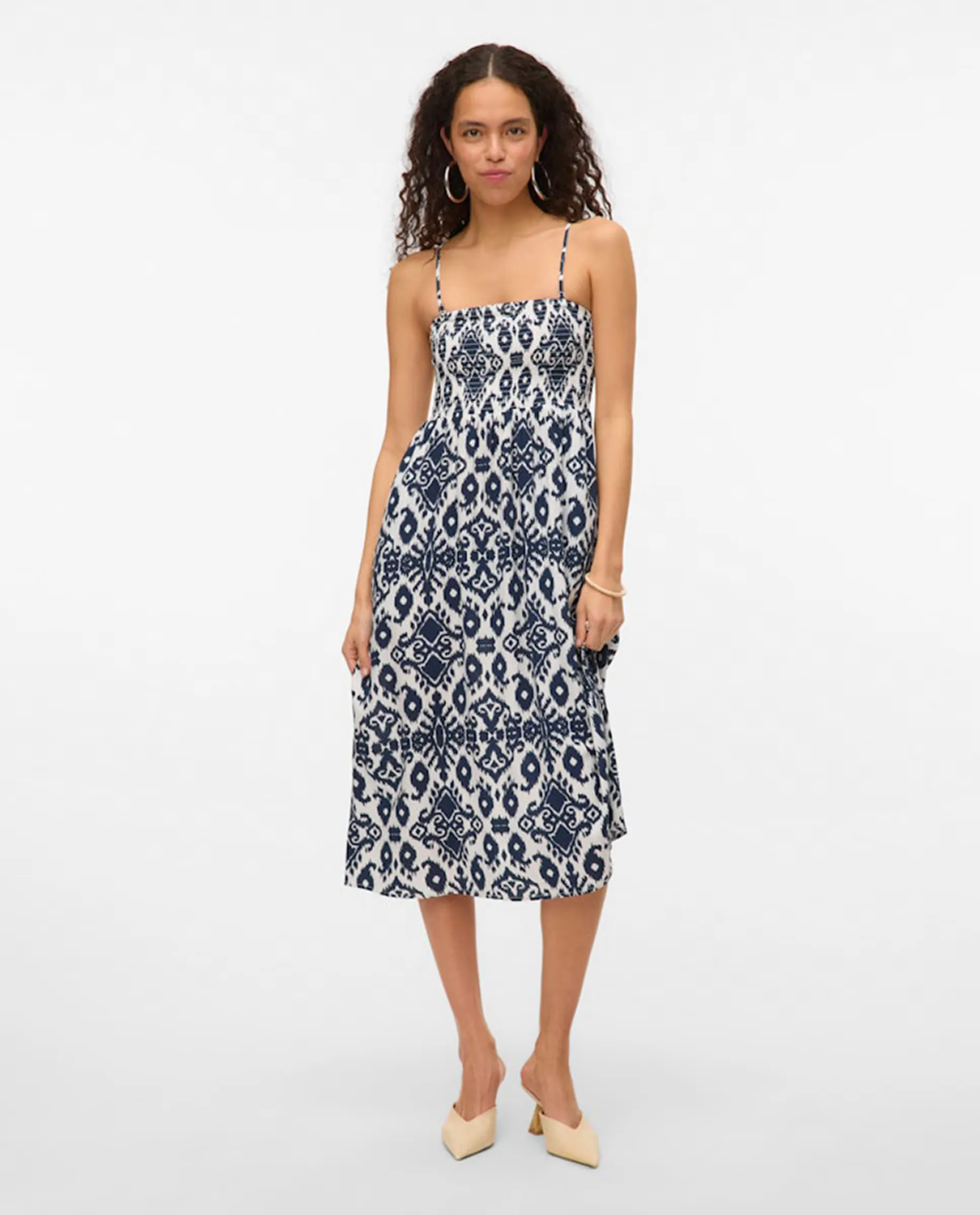 Платье с принтом на тонких бретелях Vero Moda, темно-синий
Платье с принтом на тонких бретелях Vero Moda, темно-синий