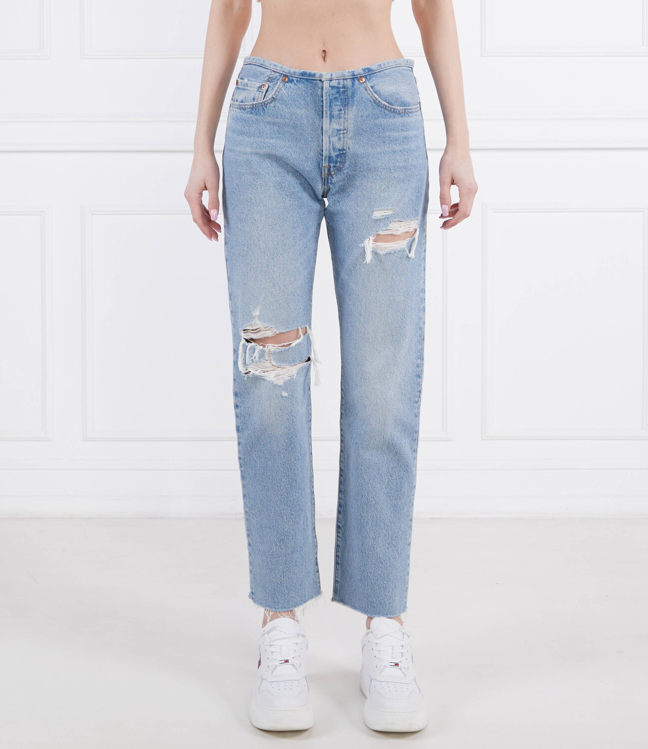 Джинсы Levi's 501 MINI WAIST Straight fit, небесно-голубой
Джинсы Levi's 501 MINI WAIST Straight fit, небесно-голубой