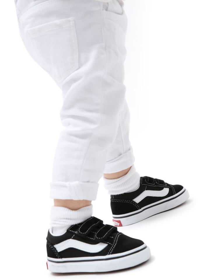 Кроссовки на шнуровке Vans, черный 
Кроссовки на шнуровке Vans, черный