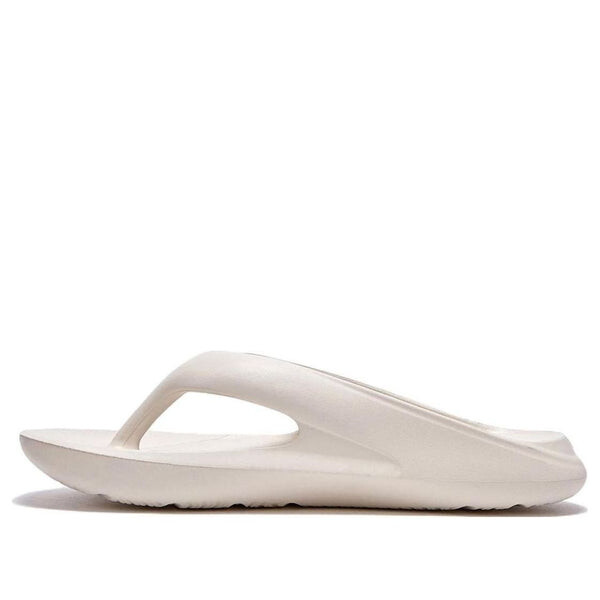 Тапочки 5601 series casual shoe beige version New Balance, белый
Тапочки 5601 series casual shoe beige version New Balance, белый