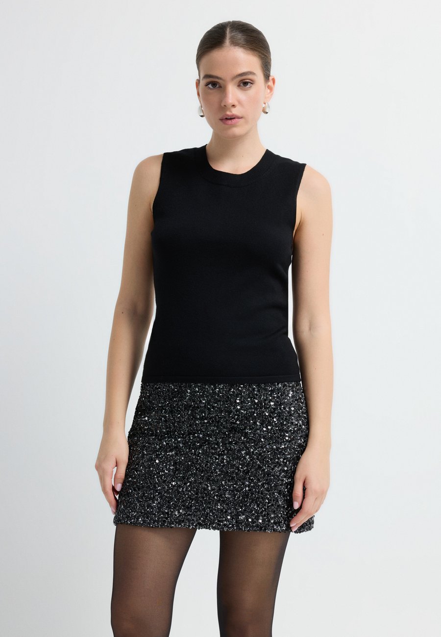 Топ adL Top, Black
Топ adL Top, Black