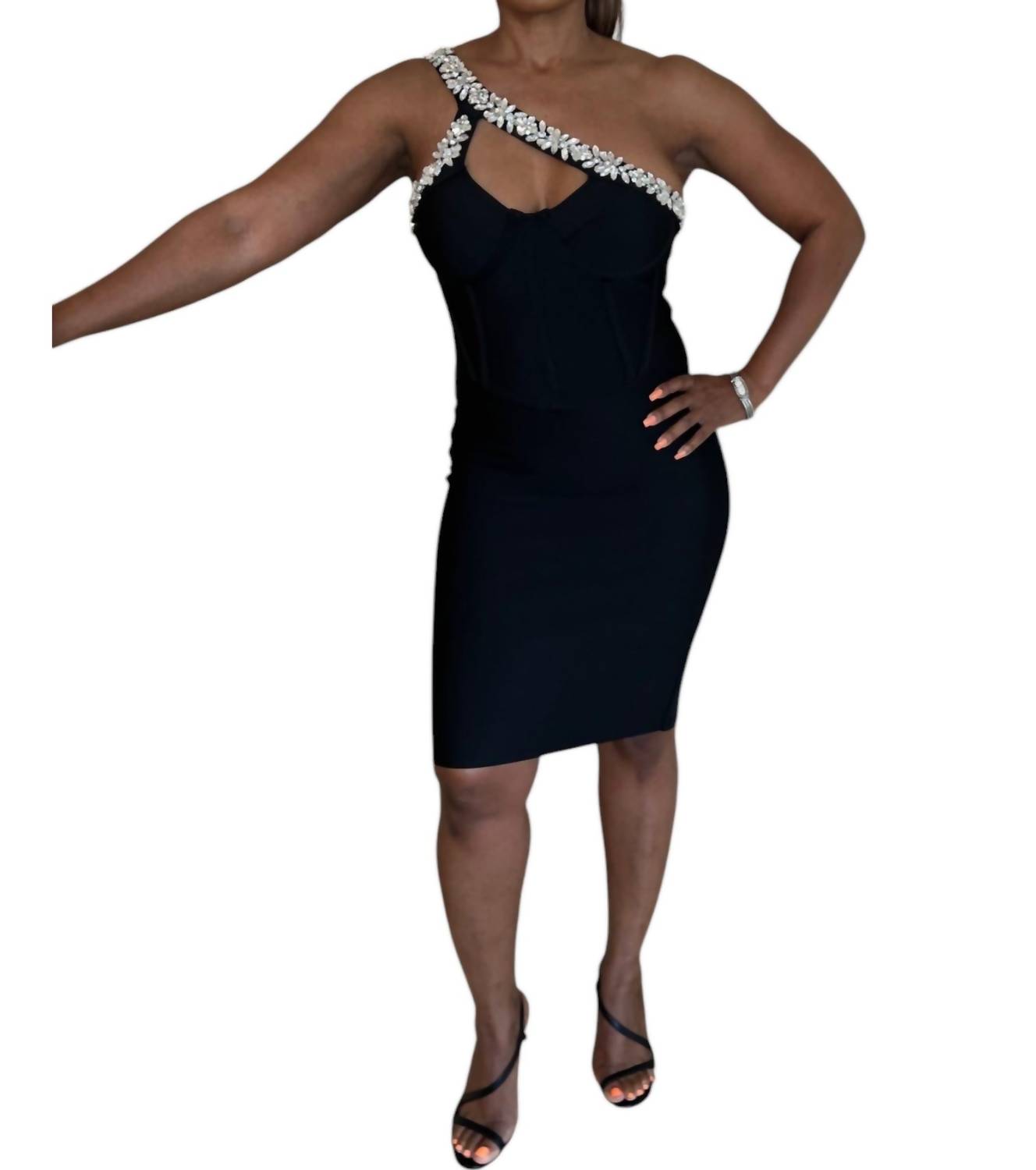 Шикарное платье-бандаж с алмазным узором в черном цвете FashionNana
Шикарное платье-бандаж с алмазным узором в черном цвете FashionNana