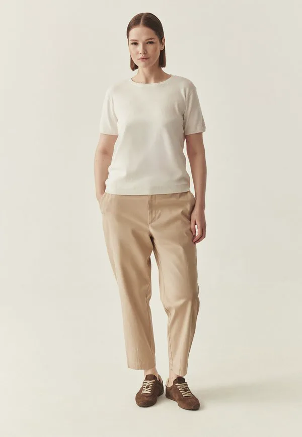 Название товара: базовая футболка honi Tatuum, Off White, Белый, Название товара: базовая футболка honi Tatuum, Off White
Название товара: базовая футболка honi Tatuum, Off White, Белый, Название товара: базовая футболка honi Tatuum, Off White