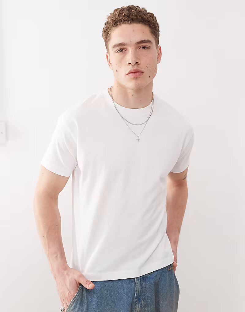 COLLUSION Тонкая футболка белого цвета
COLLUSION Тонкая футболка белого цвета