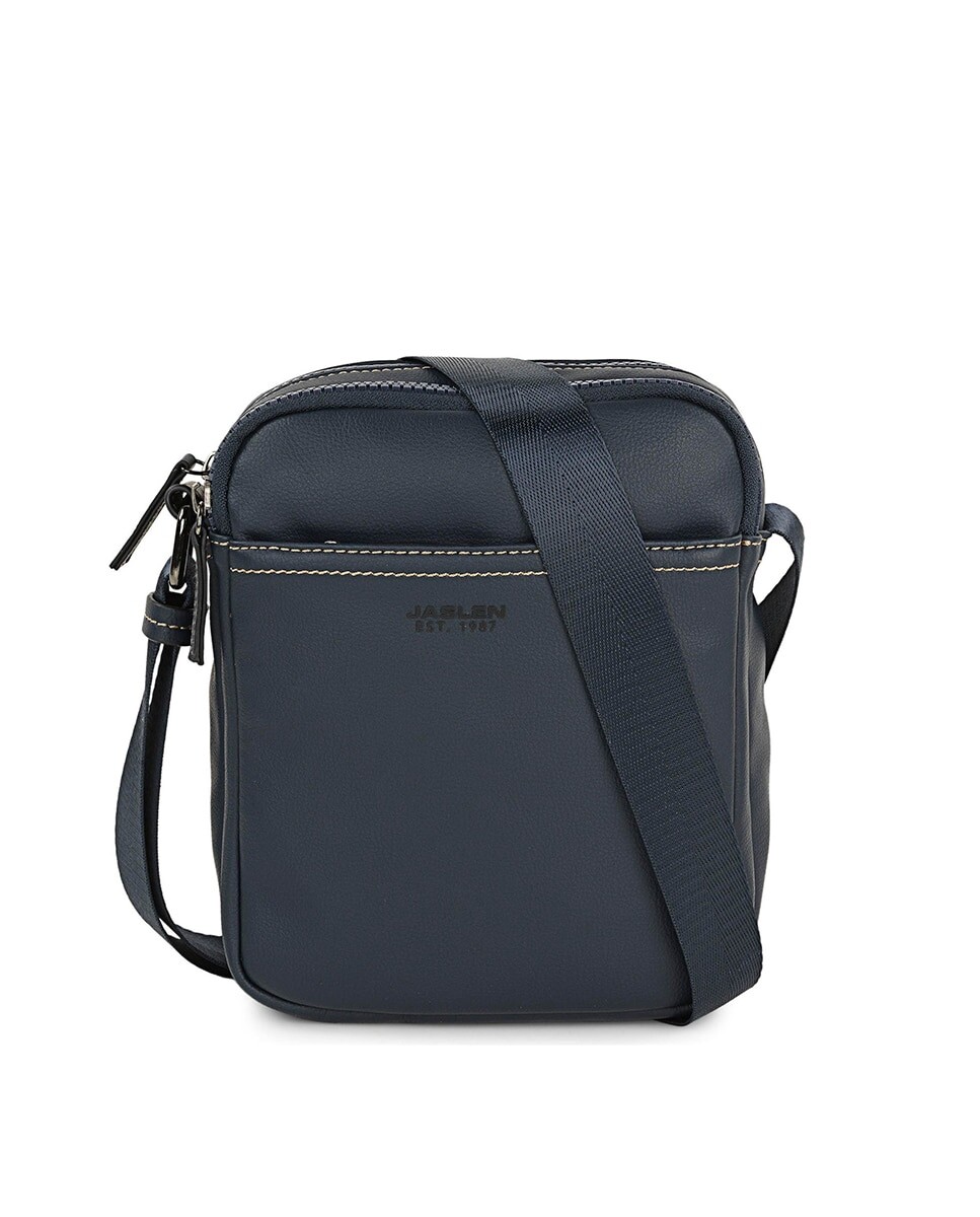 Темно-синяя мужская сумка через плечо Gloucester Jaslen, синий
Темно-синяя мужская сумка через плечо Gloucester Jaslen, синий