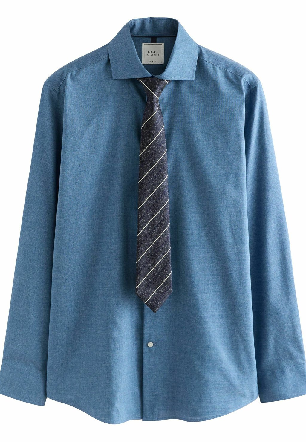 Рубашка FOREST WITH CUTAWAY COLLAR AND DOUBLE CUFF SET Next, синий
Рубашка FOREST WITH CUTAWAY COLLAR AND DOUBLE CUFF SET Next, синий