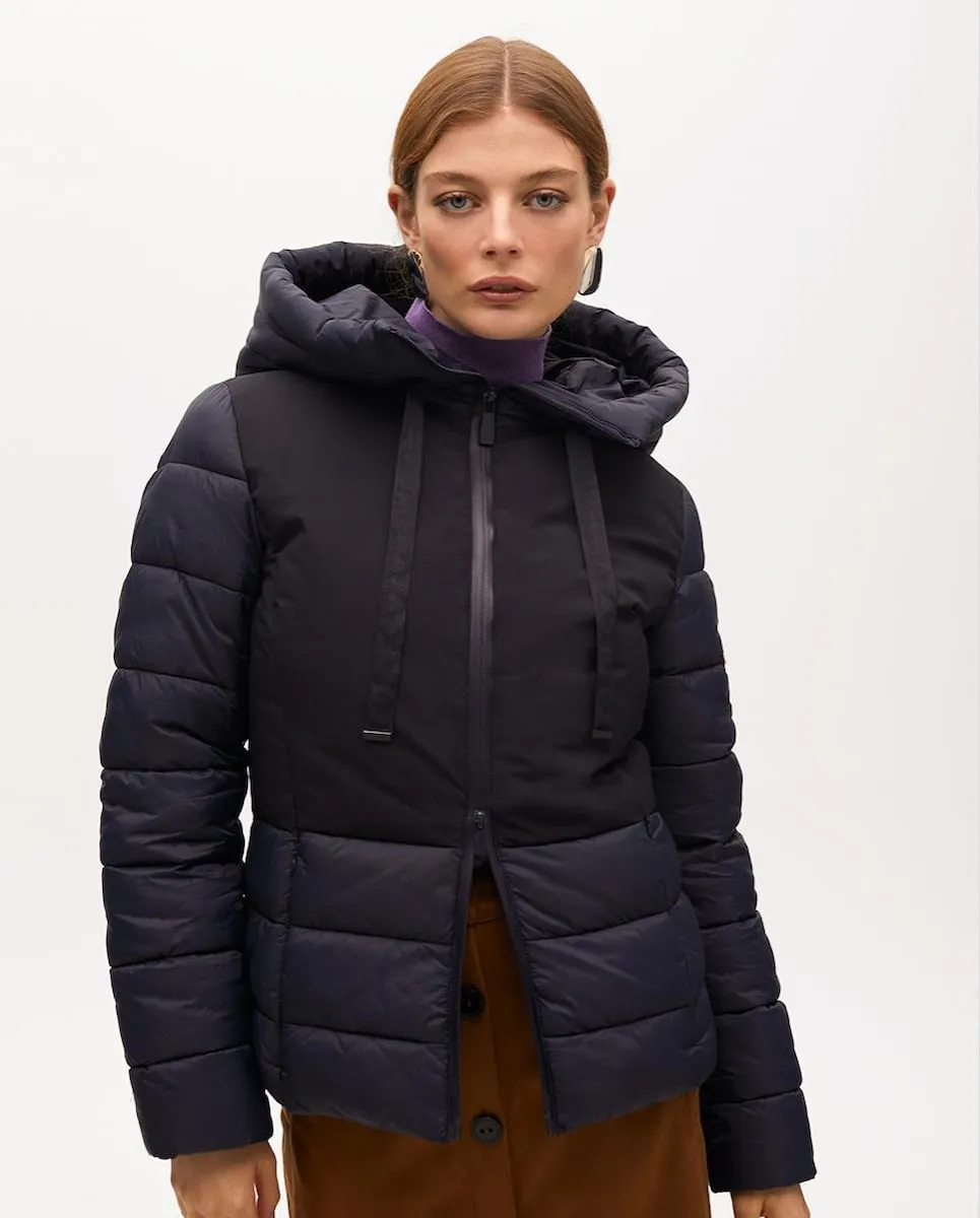 Женский пуховик с капюшоном и двухзамковой молнией Lola Casademunt, черный
Женский пуховик с капюшоном и двухзамковой молнией Lola Casademunt, черный