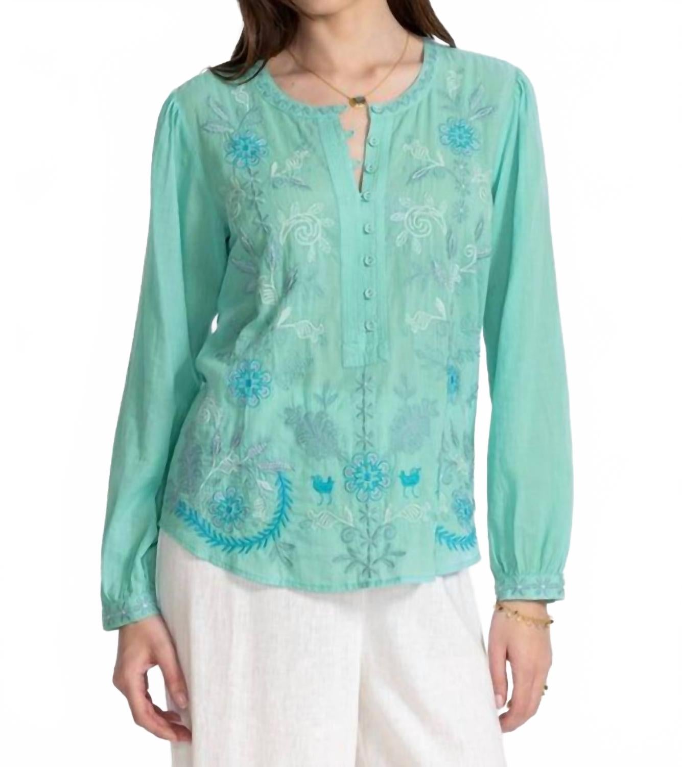 Футболка-хенли Yohana в морском синем Johnny Was
Футболка-хенли Yohana в морском синем Johnny Was