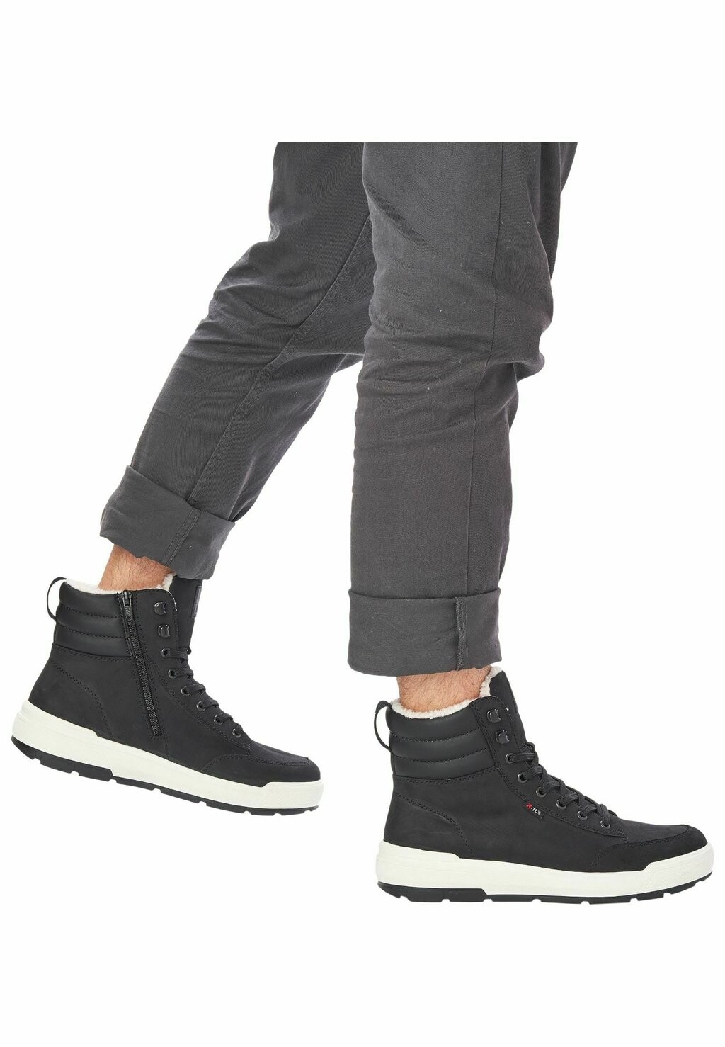 Зимние сапоги Rieker
Зимние сапоги Rieker