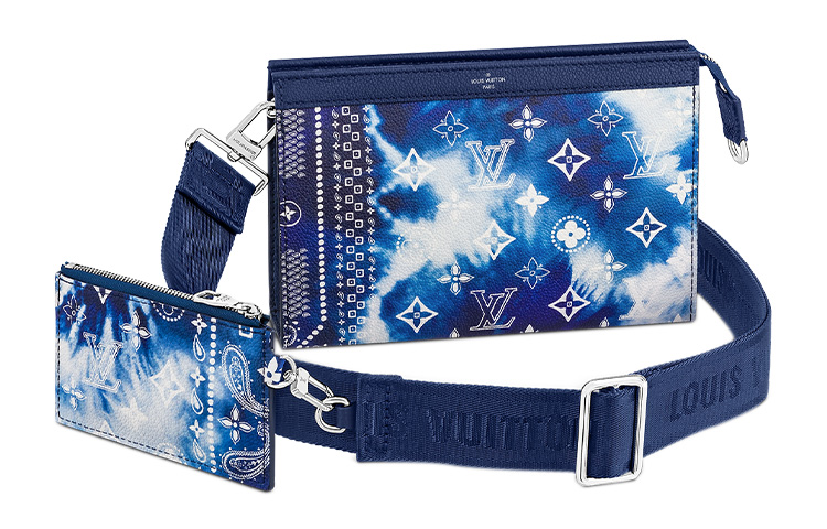 LOUIS VUITTON Кожаный мужской наплечный пояс-кошелек для карт в технике тай-дай синего цвета
LOUIS VUITTON Кожаный мужской наплечный пояс-кошелек для карт в технике тай-дай синего цвета