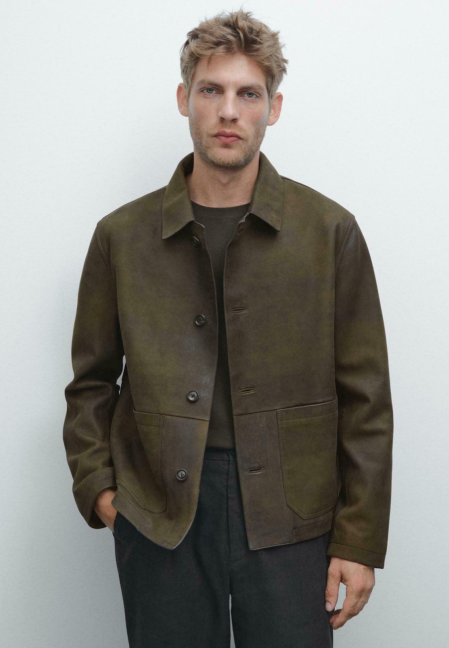 Куртка Massimo Dutti DISTRESSED EFFECT, Mottled Dark Green
Куртка Massimo Dutti DISTRESSED EFFECT, Mottled Dark Green