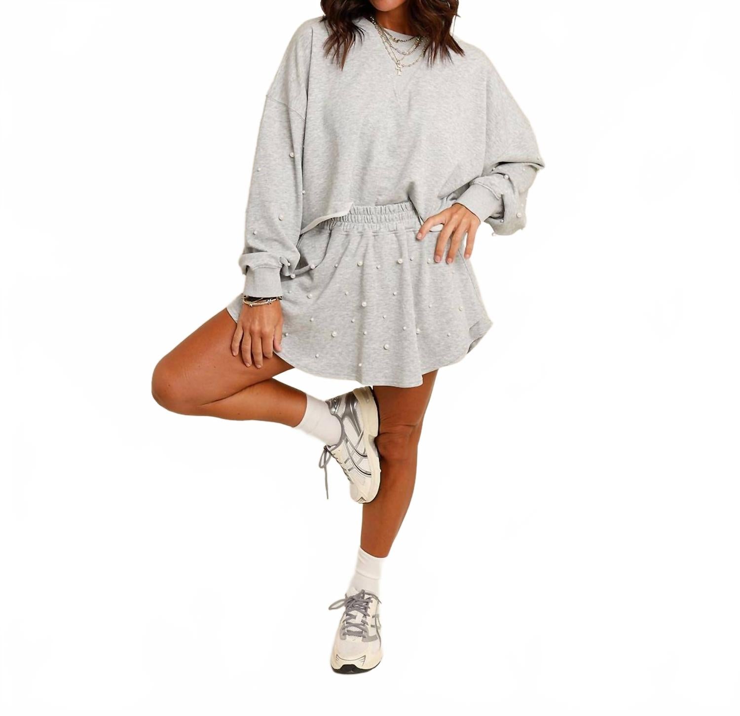 Peach Love Мир - твоя устрица Юбка-шорты, украшенная жемчугом, серого цвета
Peach Love Мир - твоя устрица Юбка-шорты, украшенная жемчугом, серого цвета