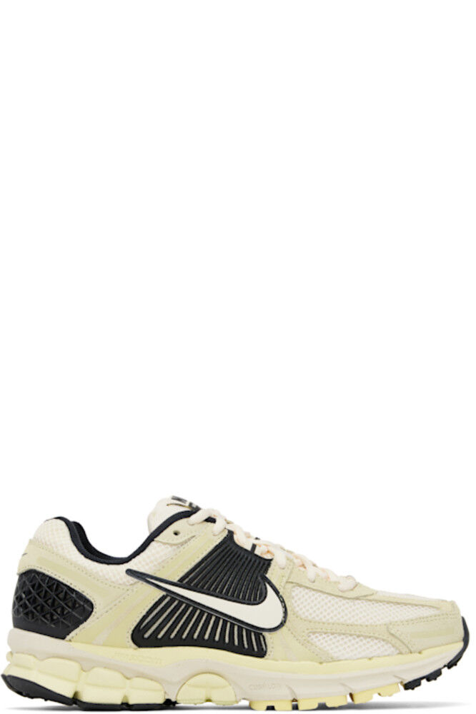 Кроссовки Zoom Vomero 5 в бело-черных тонах Nike
Кроссовки Zoom Vomero 5 в бело-черных тонах Nike