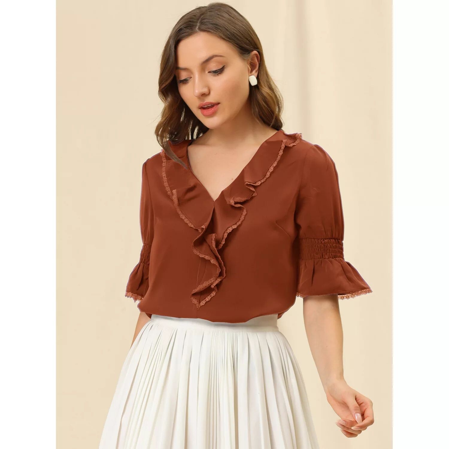 Женская блузка с V-образным вырезом и рюшами, повседневный шифоновый топ с рукавами-колокольчиками ALLEGRA K, бежевый
Женская блузка с V-образным вырезом и рюшами, повседневный шифоновый топ с рукавами-колокольчиками ALLEGRA K, бежевый