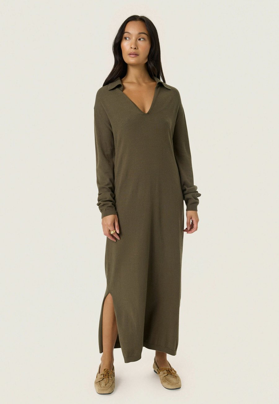 Платье Soaked in Luxury SPINA , Tarmac/Green
Платье Soaked in Luxury SPINA , Tarmac/Green