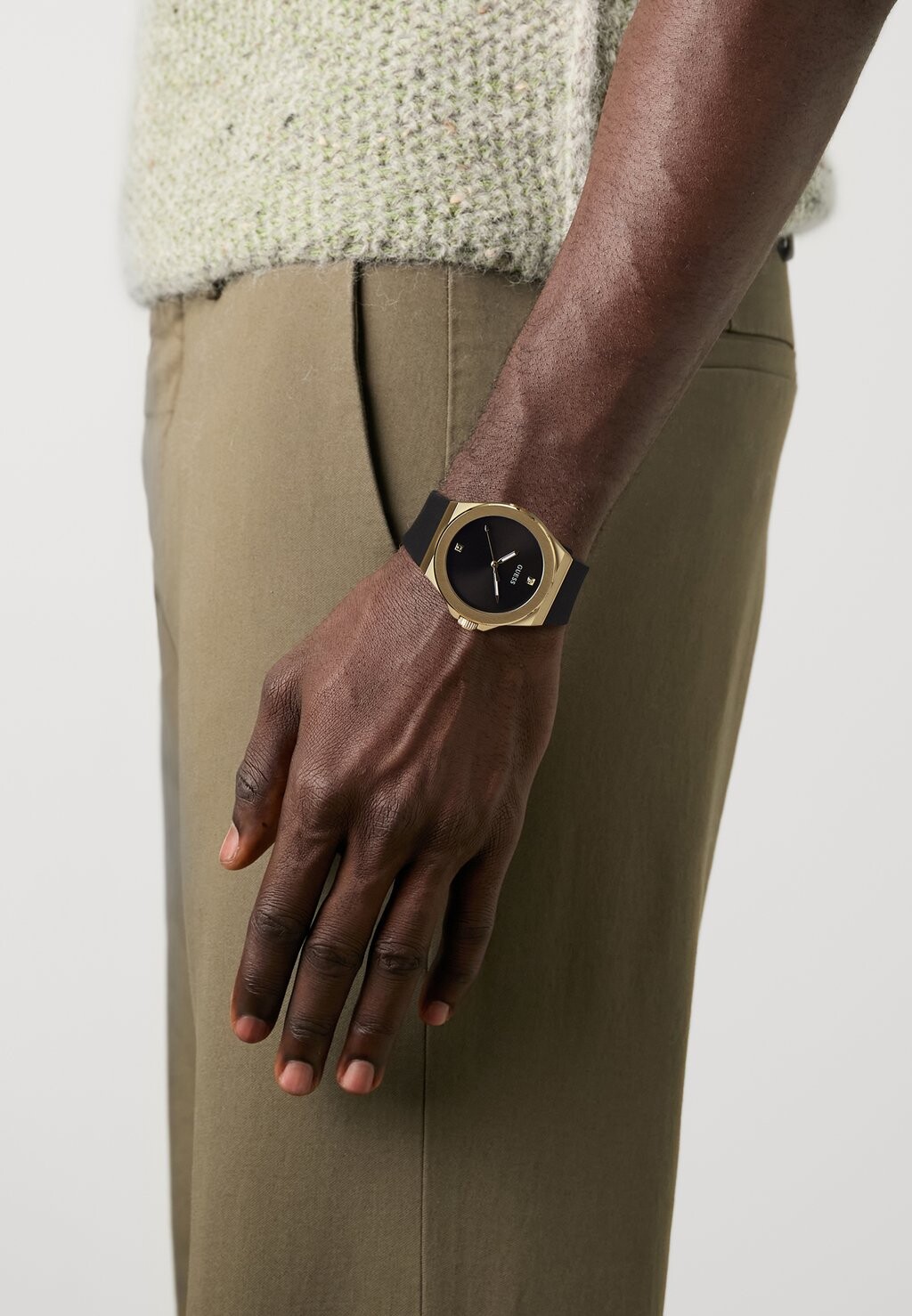 Часы Guess, черный
Часы Guess, черный