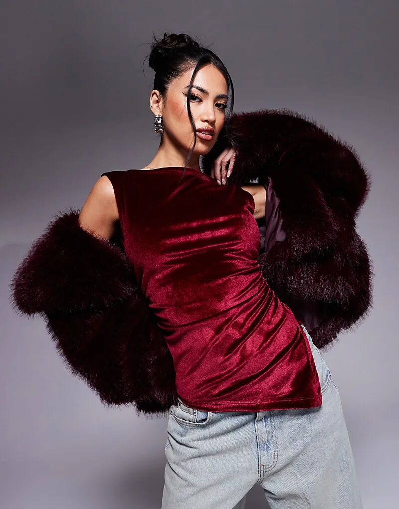 Асимметричный топ из бархата с косым вырезом сливового цвета ASOS DESIGN
Асимметричный топ из бархата с косым вырезом сливового цвета ASOS DESIGN