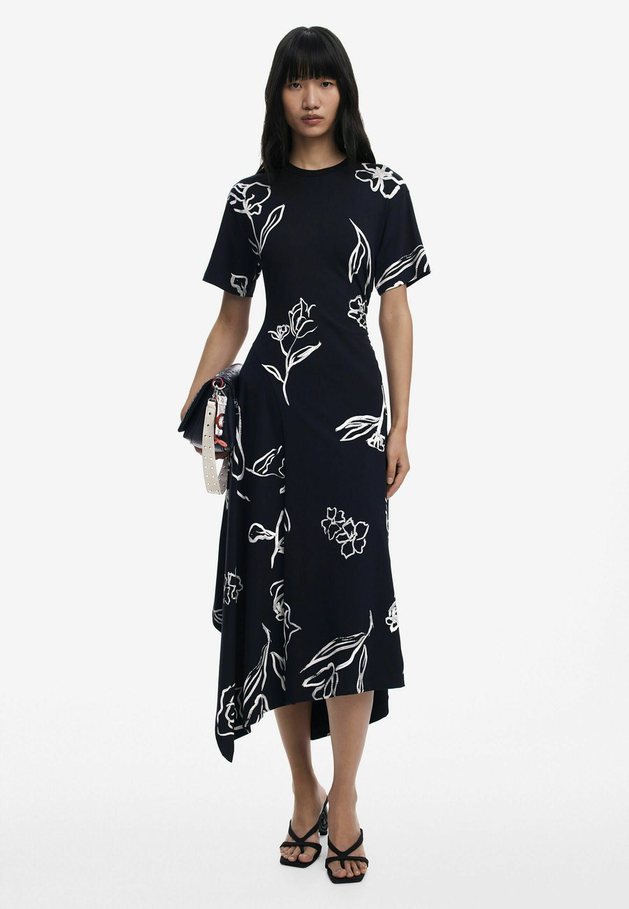 Платье Desigual ASYMMETRIC WITH FLORAL STROKES, Black
Платье Desigual ASYMMETRIC WITH FLORAL STROKES, Black