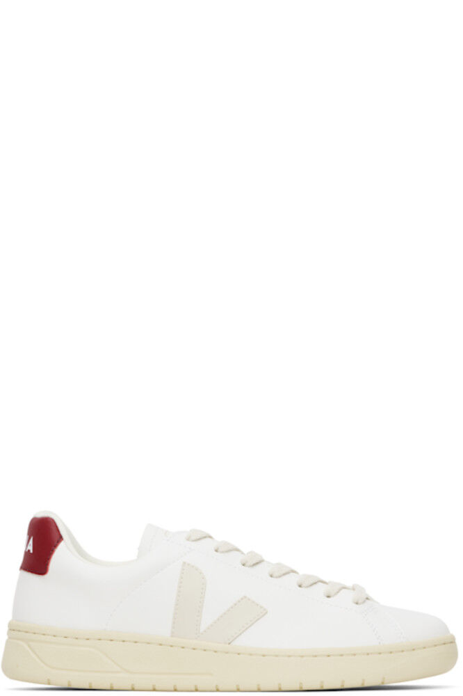 Белые кроссовки Urca CWL VEJA 
Белые кроссовки Urca CWL VEJA