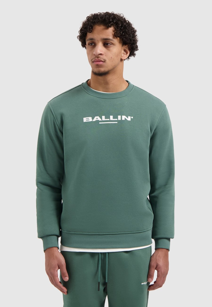 Толстовка Ballin REGULAR FIT CREWNECK , Dark Army/Dark Green
Толстовка Ballin REGULAR FIT CREWNECK , Dark Army/Dark Green