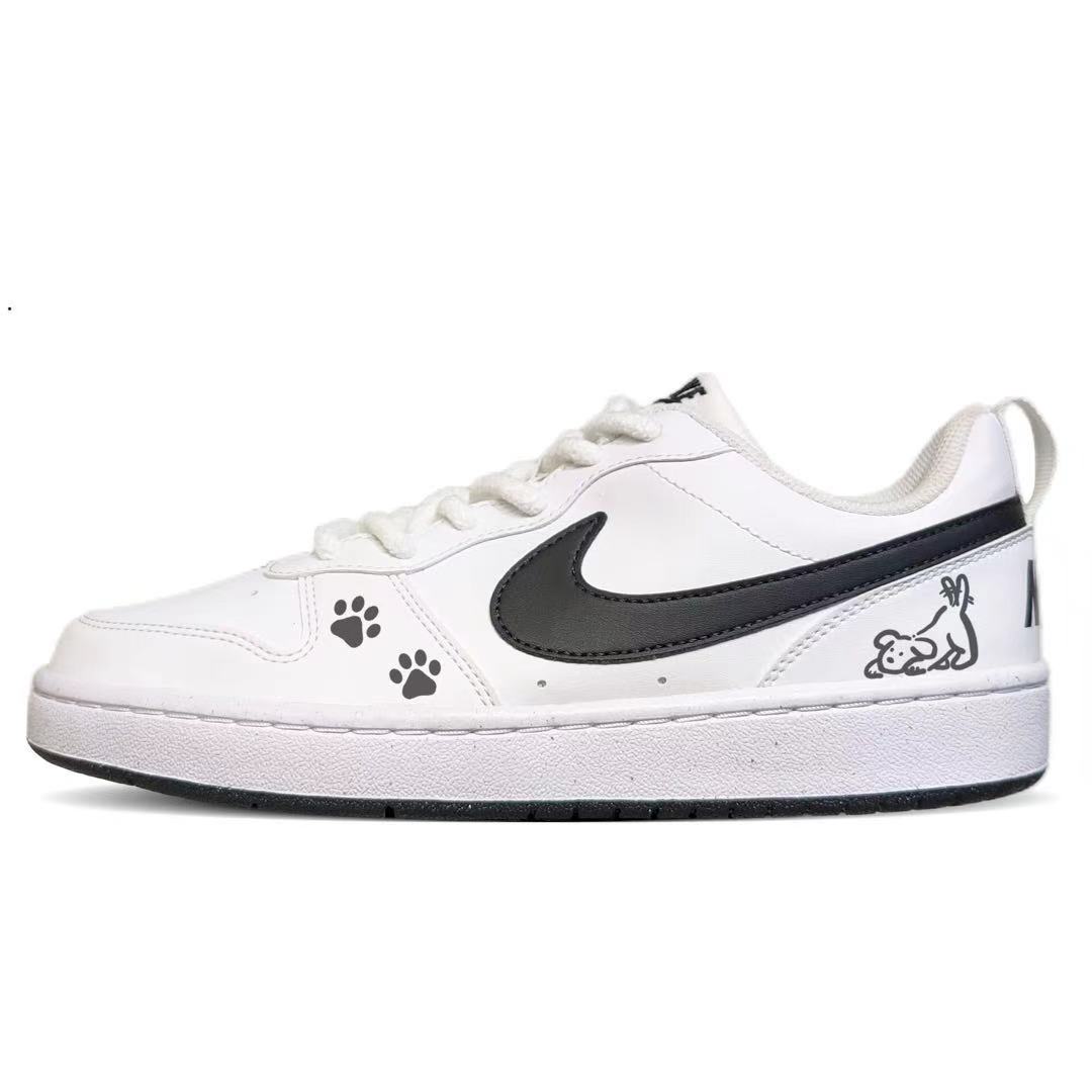 Nike Кроссовки для скейтбординга Court Borough Tarepanda Dog Low top детские черно-белые
Nike Кроссовки для скейтбординга Court Borough Tarepanda Dog Low top детские черно-белые