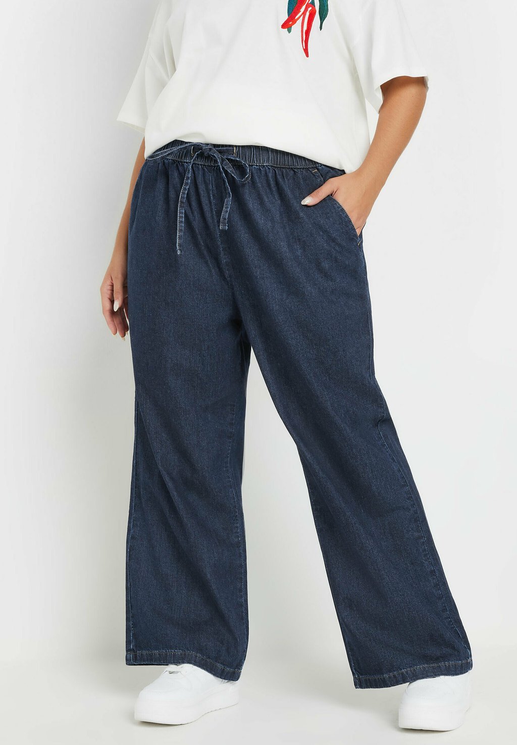 Джинсы прямого кроя Yours Clothing, темно-синий
Джинсы прямого кроя Yours Clothing, темно-синий