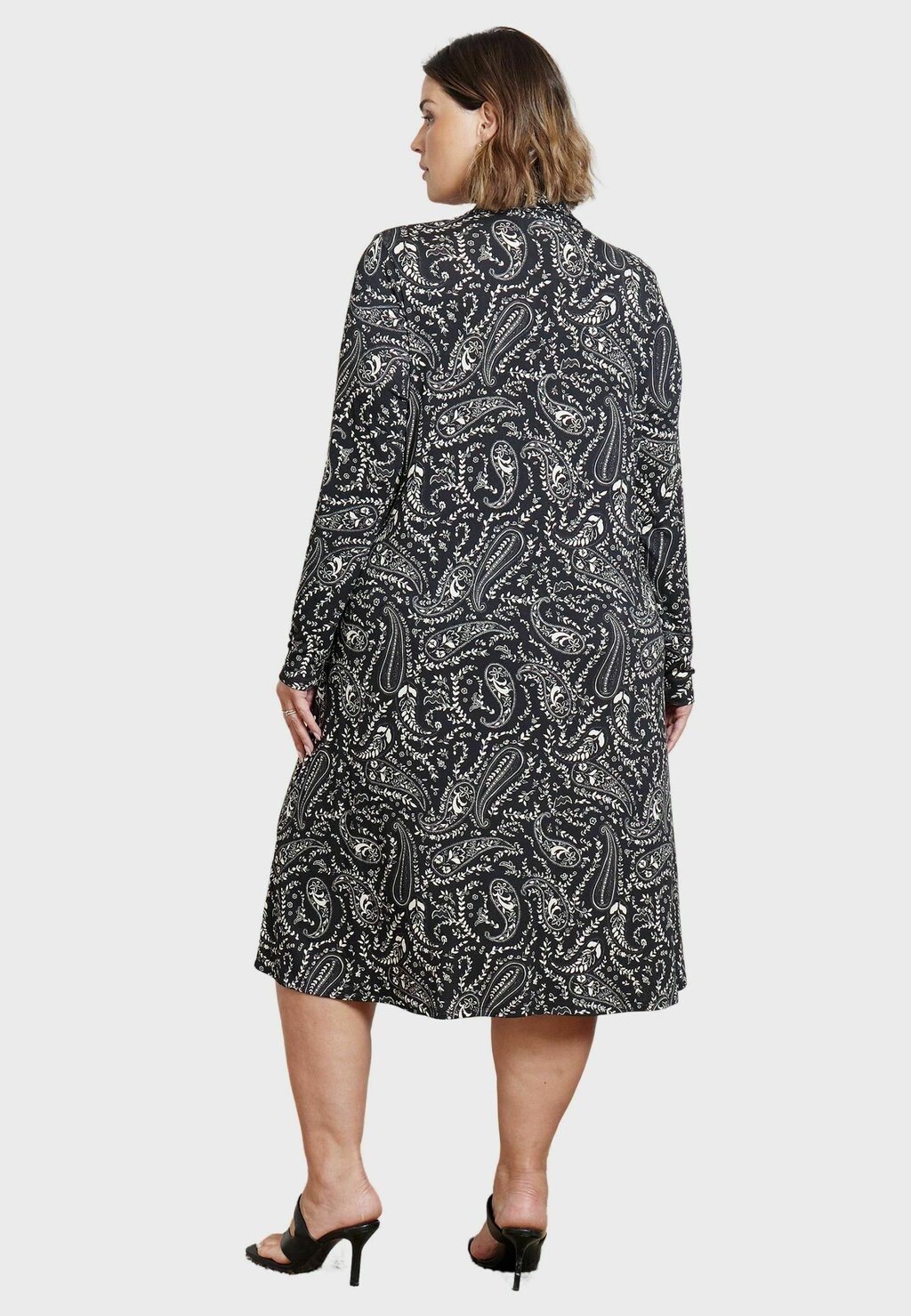 Платье из джерси MONO PAISLEY LONG SLEEVE Live Unlimited London, черный
Платье из джерси MONO PAISLEY LONG SLEEVE Live Unlimited London, черный