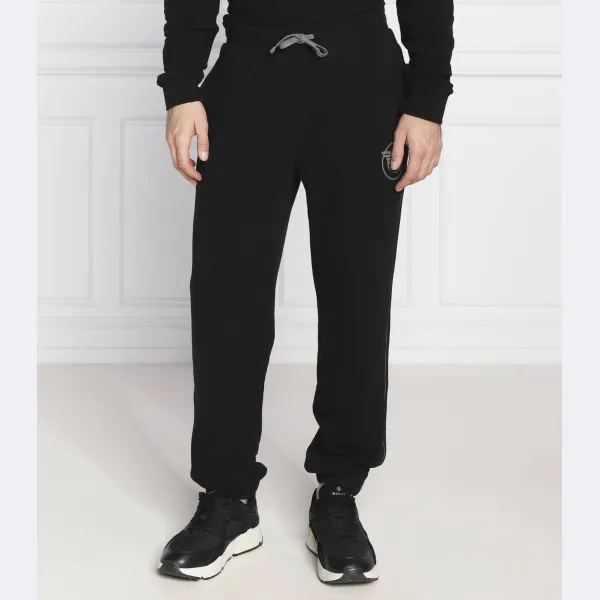 Брюки стандартного кроя Emporio Armani, черный
Брюки стандартного кроя Emporio Armani, черный