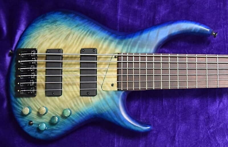 Басс гитара MTD U.S.A. 635-24, Clear to Blue Burst with Rosewood
Басс гитара MTD U.S.A. 635-24, Clear to Blue Burst with Rosewood